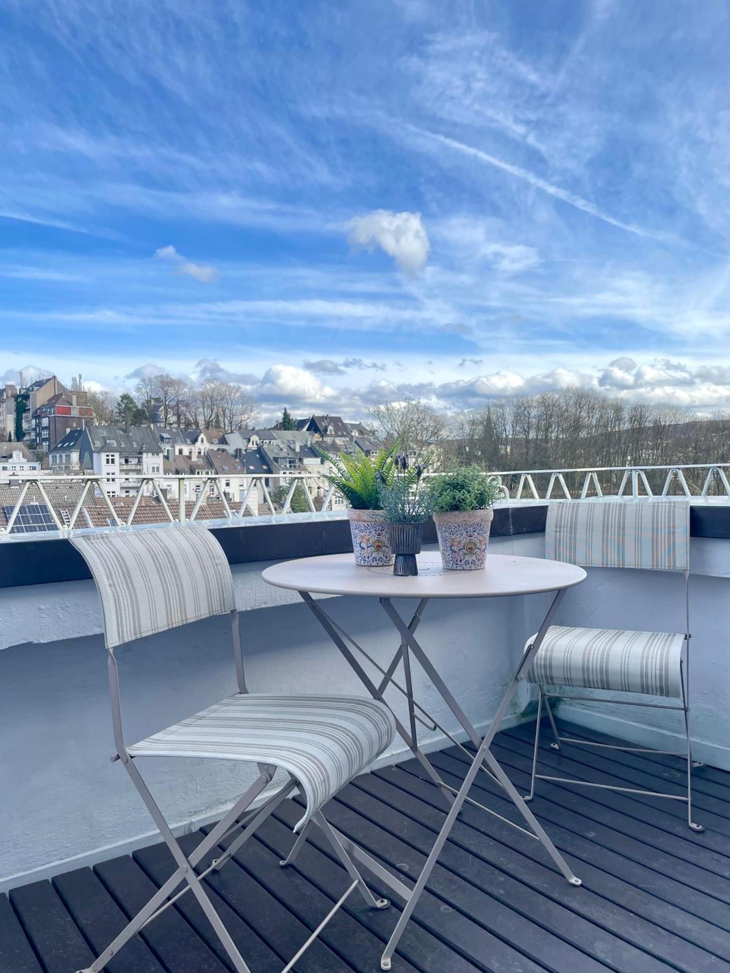 Helle Altbauwohnung Mit Balkon Im Briller Viertel ヴッパータール エクステリア 写真