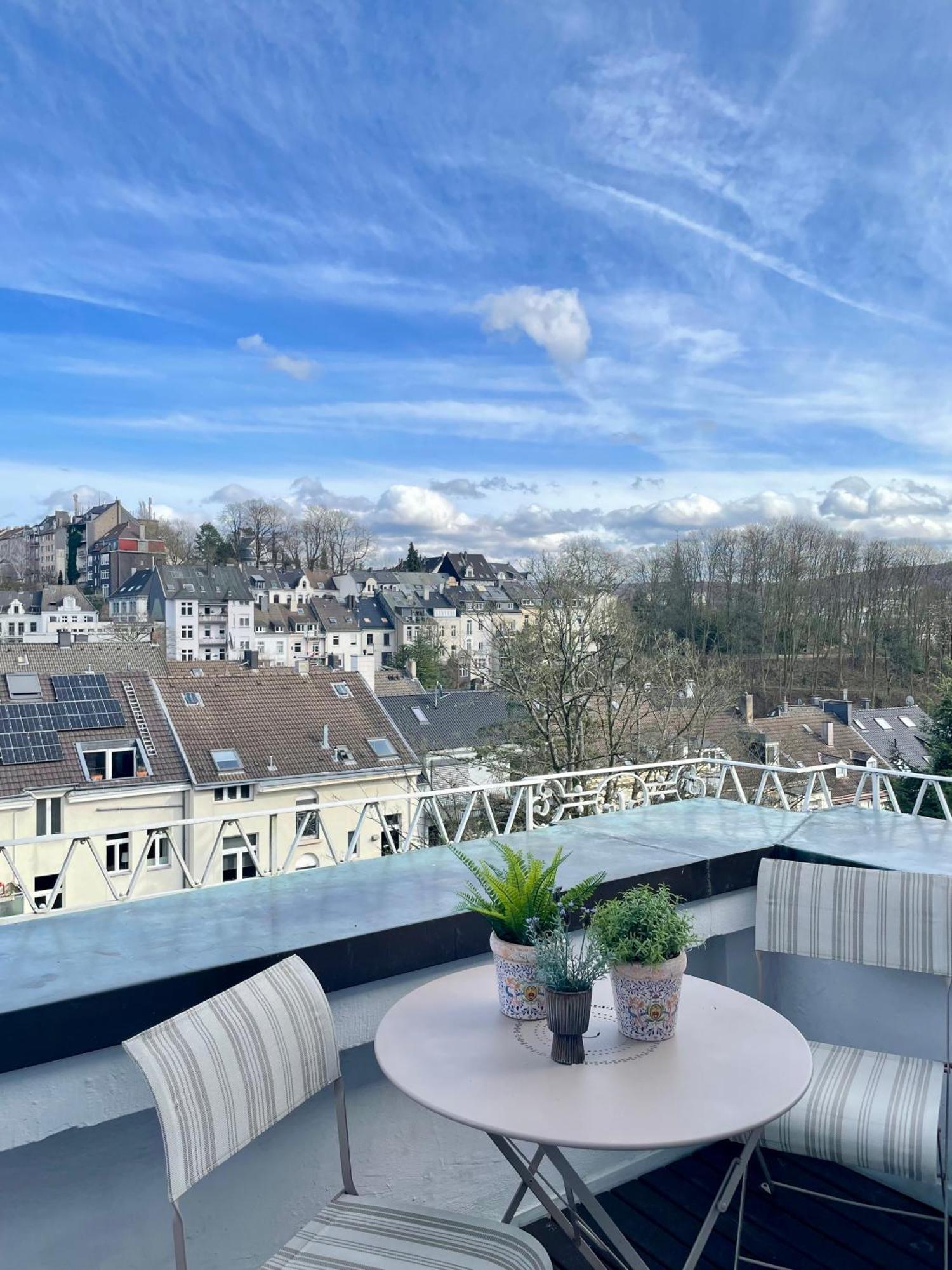 Helle Altbauwohnung Mit Balkon Im Briller Viertel ヴッパータール エクステリア 写真